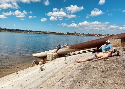 Звездни актьори се отказаха от лукса на "Съни Бийч"