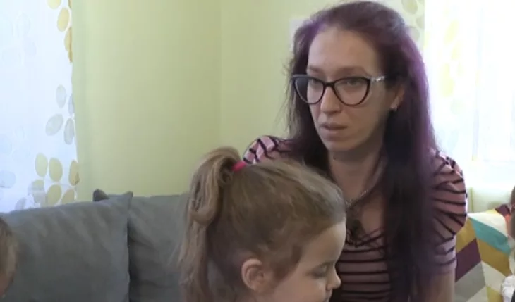 Кадро БТВДоста коментари се изсипаха по майката с три деца