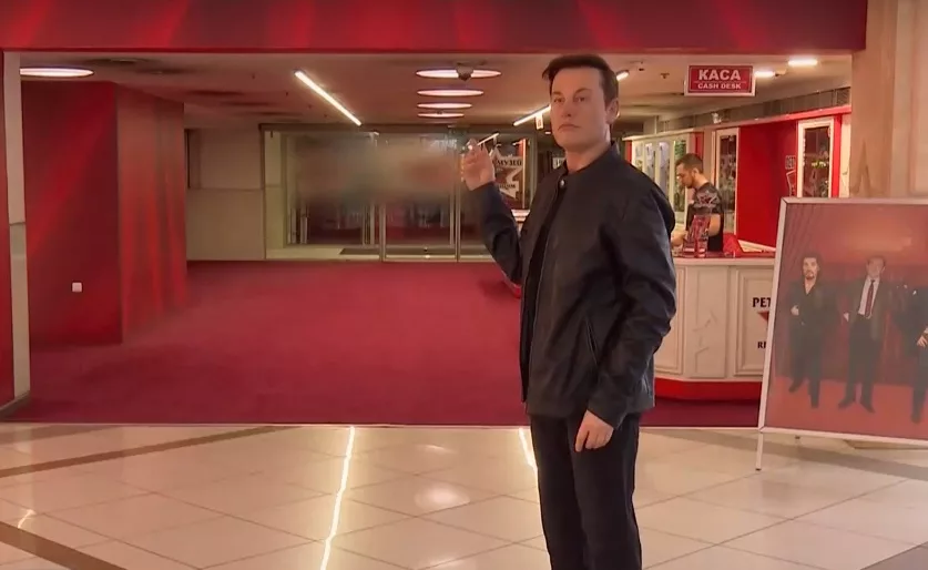 Nova TV reported that Elon Musk appeared in a mall