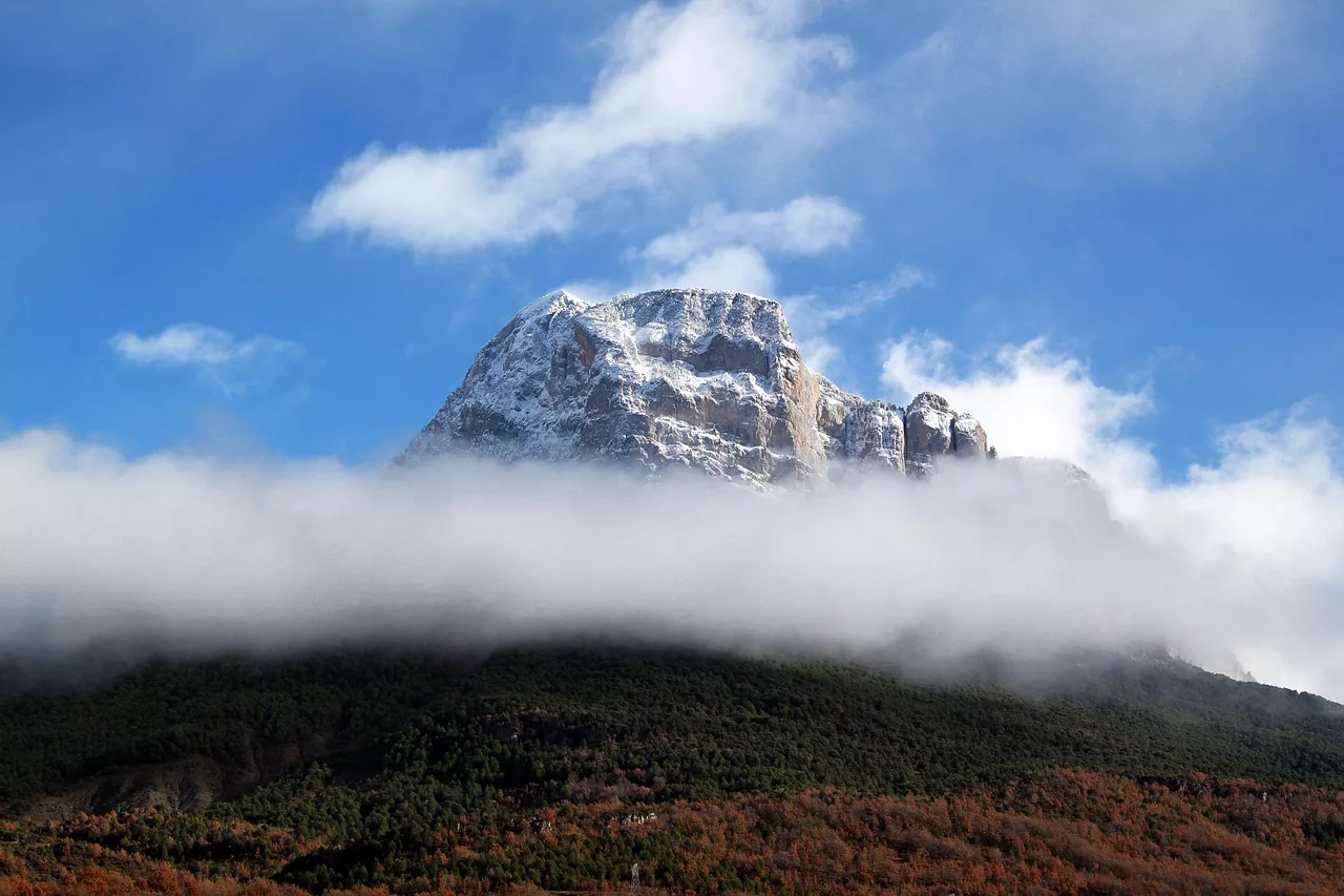 През нощта облачността ще е значителна временни разкъсвания и намаления