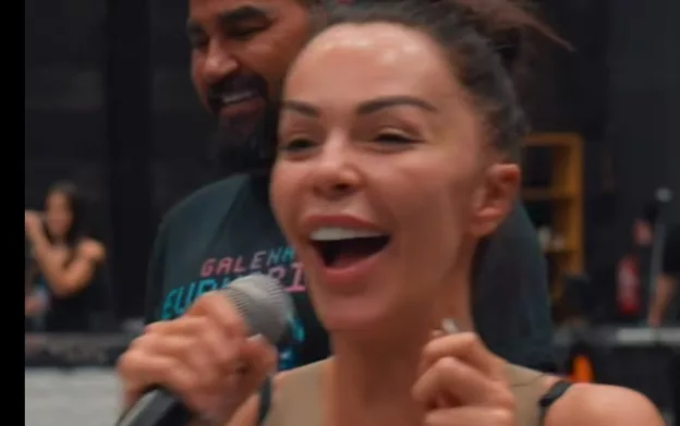 Кадри видео ФБГрандиозен концерт изнесе попфолк певицата Галена в най голямата