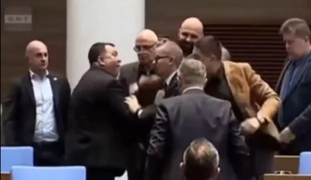 Кадри БНТБой в Парламента на днешното заседание на Народното събрание