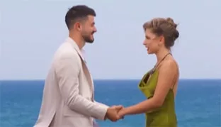 КадърБТВСлед няколко месеца на гръцки остров останалите двойки най сетне